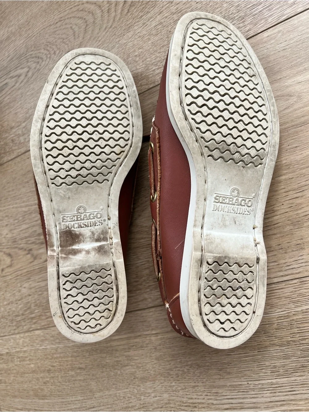 Sebago Docksides Brown Leather Boat Shoes with White Sole, size 6M